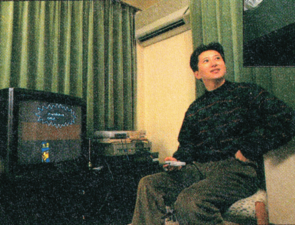 Araki playing JoJo on Super Famicom - Virtual Jump, Feb 21 Issue (1993)