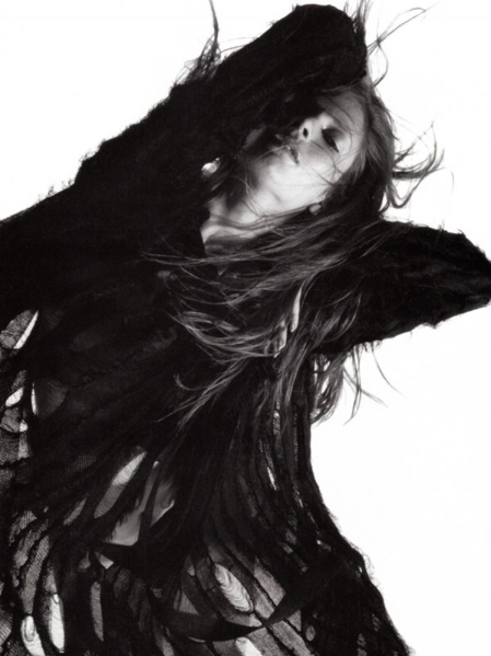 File:Jessica Miller Vogue Italy Oct 2002.png