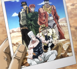 Jotaro with the photo in Egypt