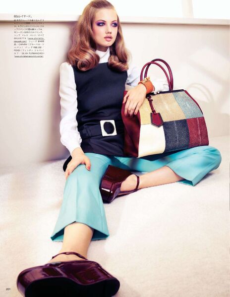 File:Vogue Japan Aug 2012 Lindsey Wixson 3.jpg