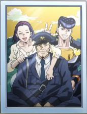 Outra fotografia da família Higashikata com um Josuke notavelmente mais feliz